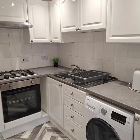 Old Coach House With Garage 公寓