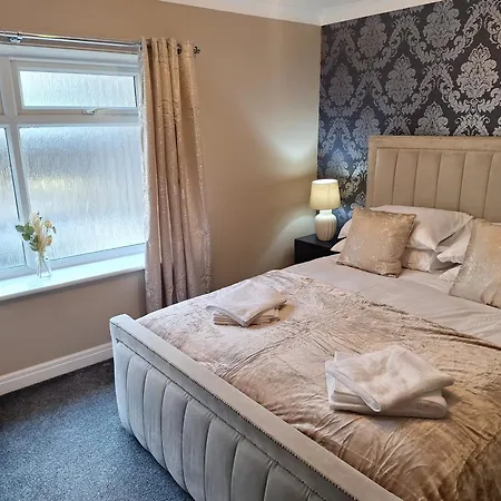 Old Coach House With Garage 斯卡伯勒