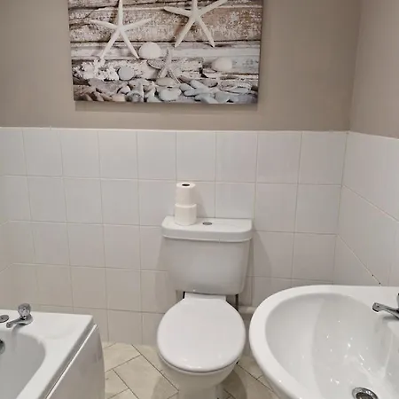 Old Coach House With Garage