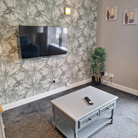 Old Coach House Apartment *