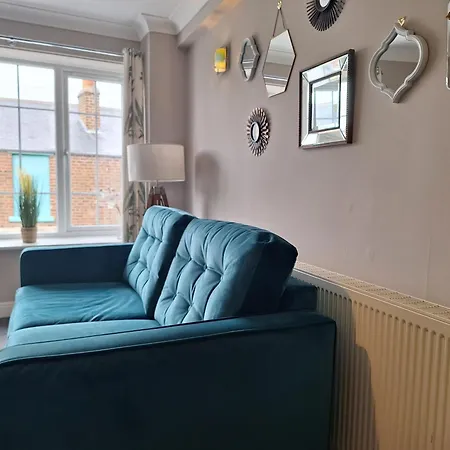 Old Coach House Apartment *