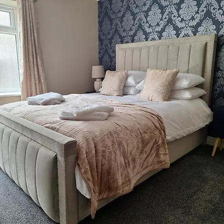 Apartman Old Coach House With Garage *