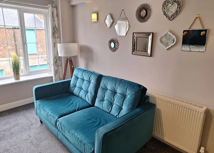 Old Coach House With Garage * Scarborough