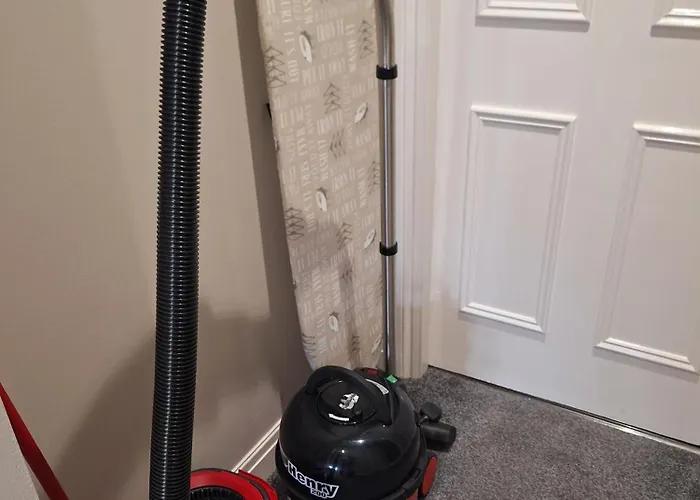 Old Coach House With Garage Apartman