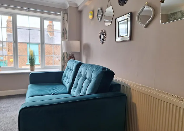 Old Coach House With Garage Apartman Scarborough