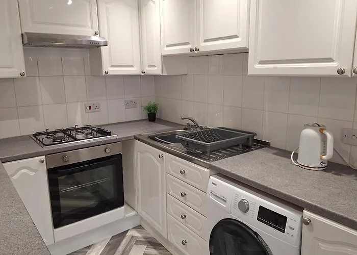 Old Coach House With Garage Apartman Scarborough