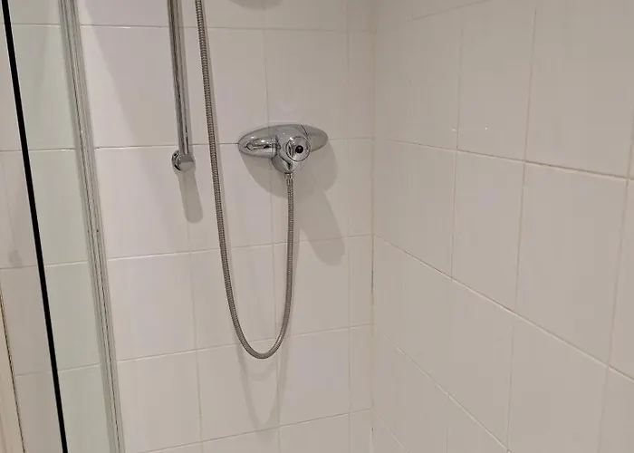 Old Coach House With Garage