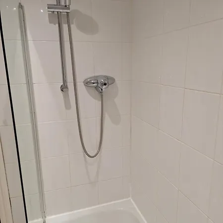 Old Coach House With Garage *