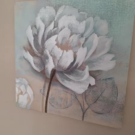 Old Coach House With Garage Scarborough