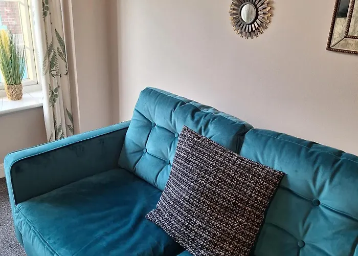 Old Coach House With Garage * スカーバラ